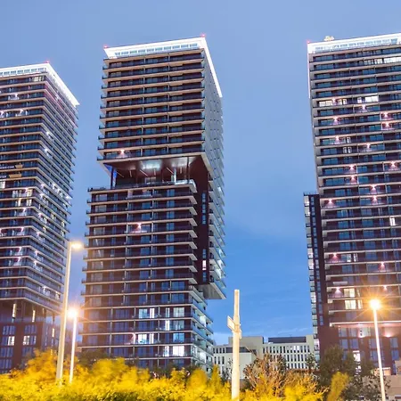 Triiiple Tower Dream Apartments With Rooftop-Summer-Pool-3